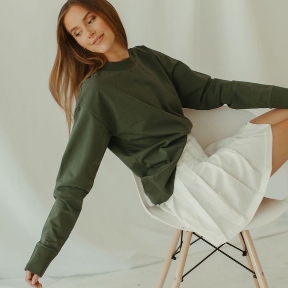 Forever 21 Tops - Forever 21 • Army Green Active Sweatshirt